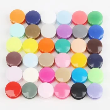 20 групи от кръгли пластмасови бутони за бутоните 14 мм Аксесоари за детски дрехи Щипки за дрехи Бутони за стеганого одеяла