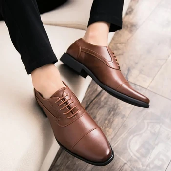 2021 Новата пролетна и есенна мъжки модни обувки от изкуствена кожа в британския стил Casual модни дишащи обувки Оксфорд обувки Zapatos De Hombre ZX026