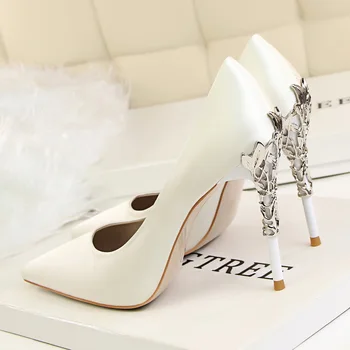 Метални резбовани обувки-лодка на тънките токчета на обувки с високи токчета Дамски обувки от 2021 г., сексуална дамски обувки с остри пръсти, Модерни сватбени обувки в ярки цветове, Дамски обувки