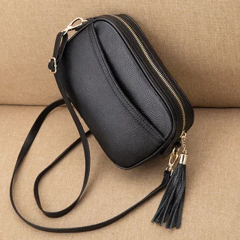 Модерна дамска чанта Малка чанта от естествена кожа, Луксозна чанта през рамо за жени, дамски чанти на рамо, с пискюли, портфейл